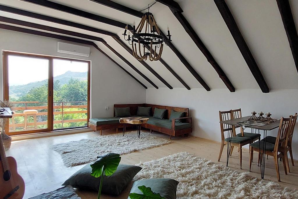 Ramonda Apartment *