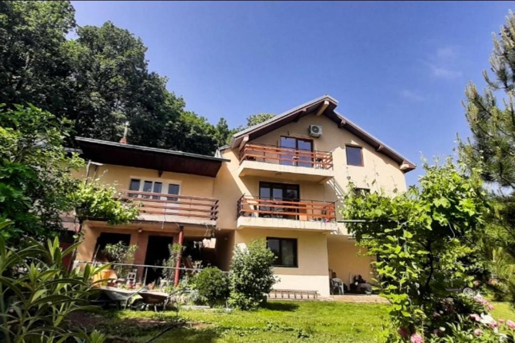 Ramonda Apartment